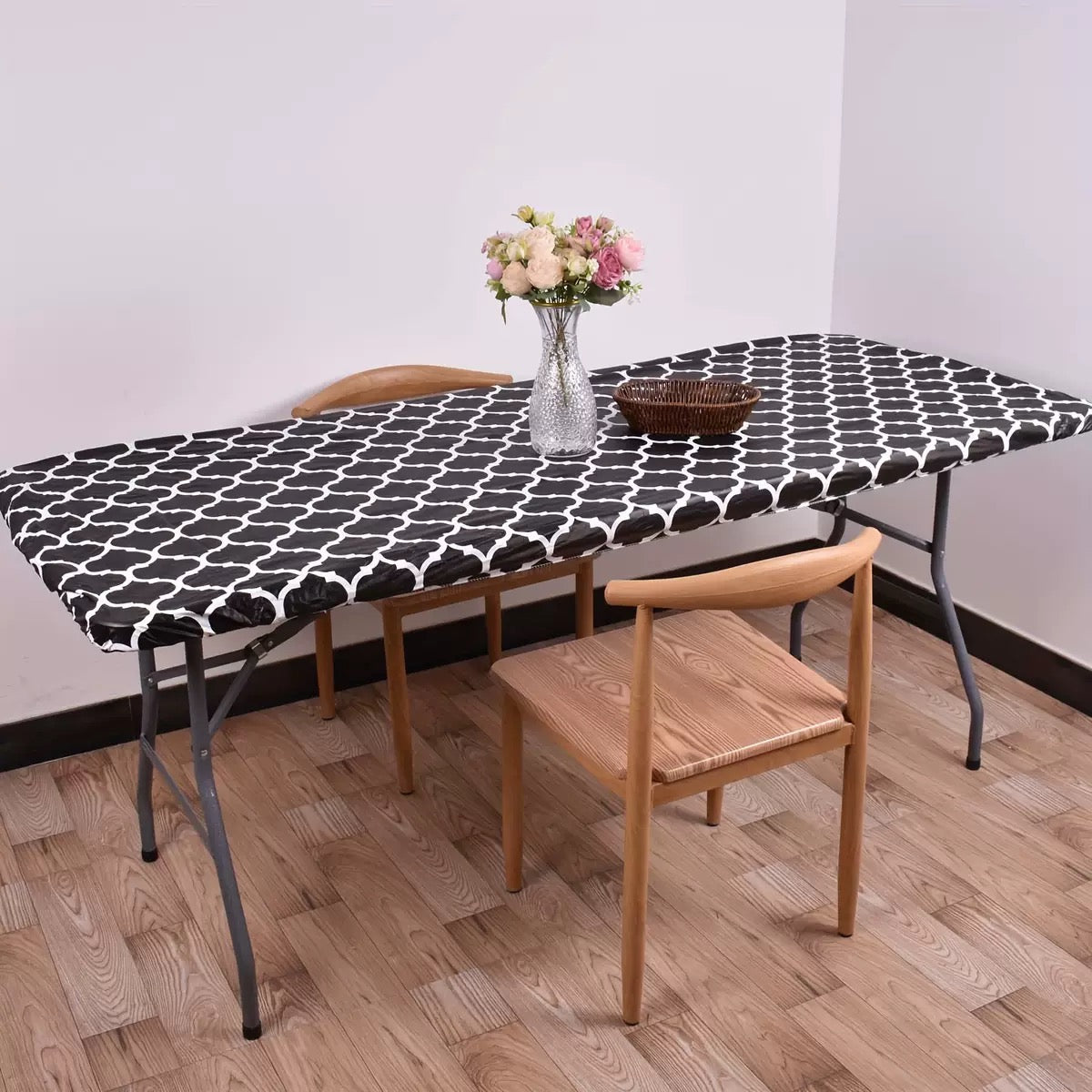 423.Semi-enclosed Tablecloth